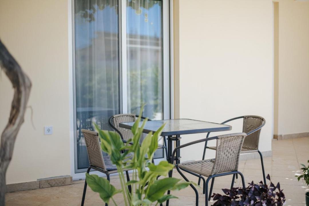 Olive Garden Apartment Bar Exterior foto